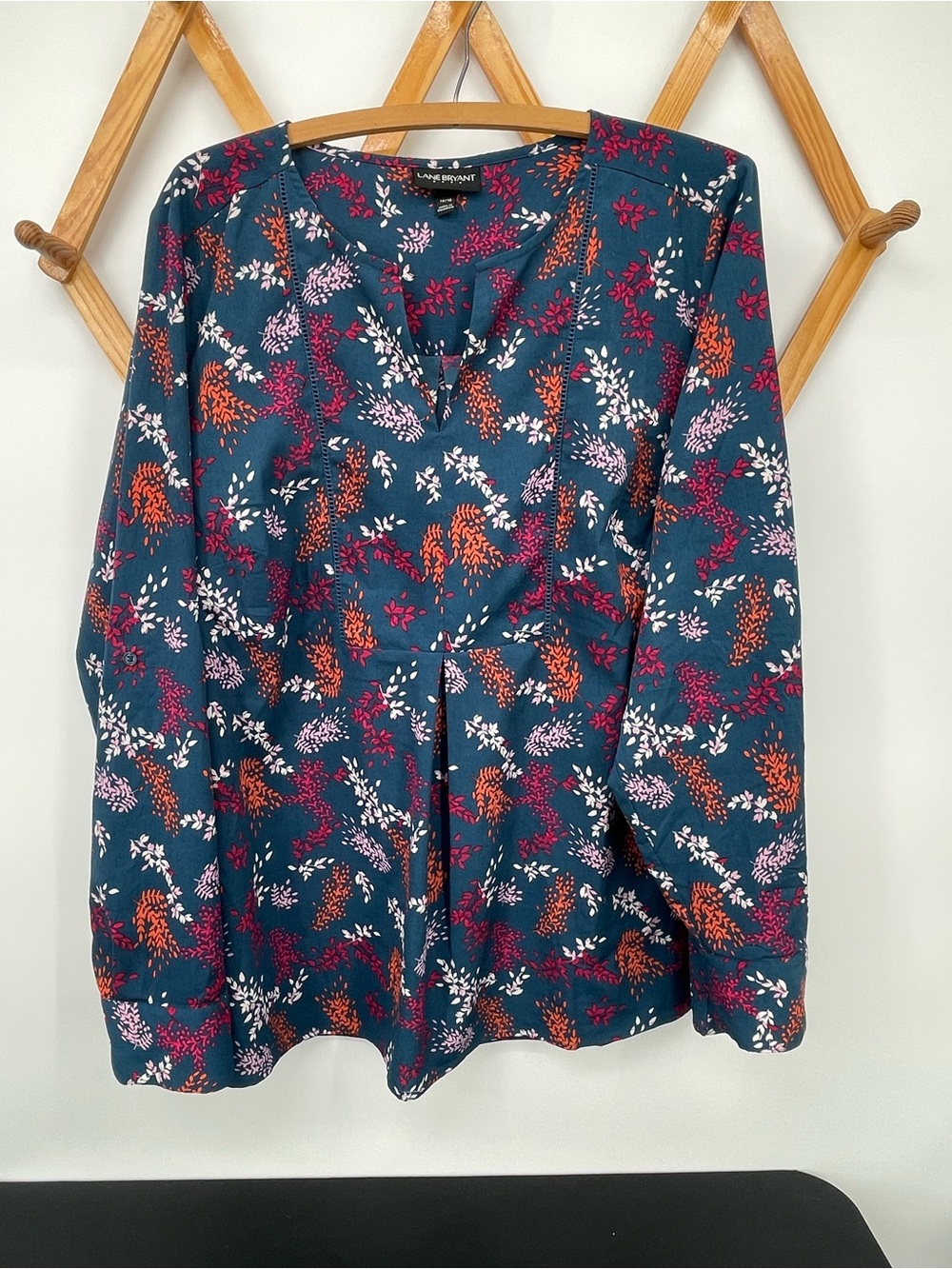⭐️Lane Bryant Teal Floral V-Neck Blouse